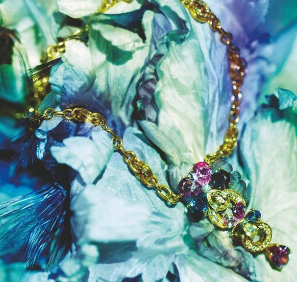 盛夏珠宝花园 缤纷彩色宝石与花卉的碰撞 - 资讯 - 观潮网 - Fashion Trend Digest - 观潮，观时尚潮流