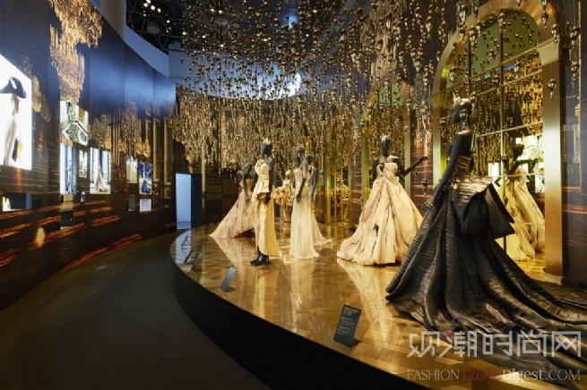 《迪奥精神》展览上海当代艺术...
