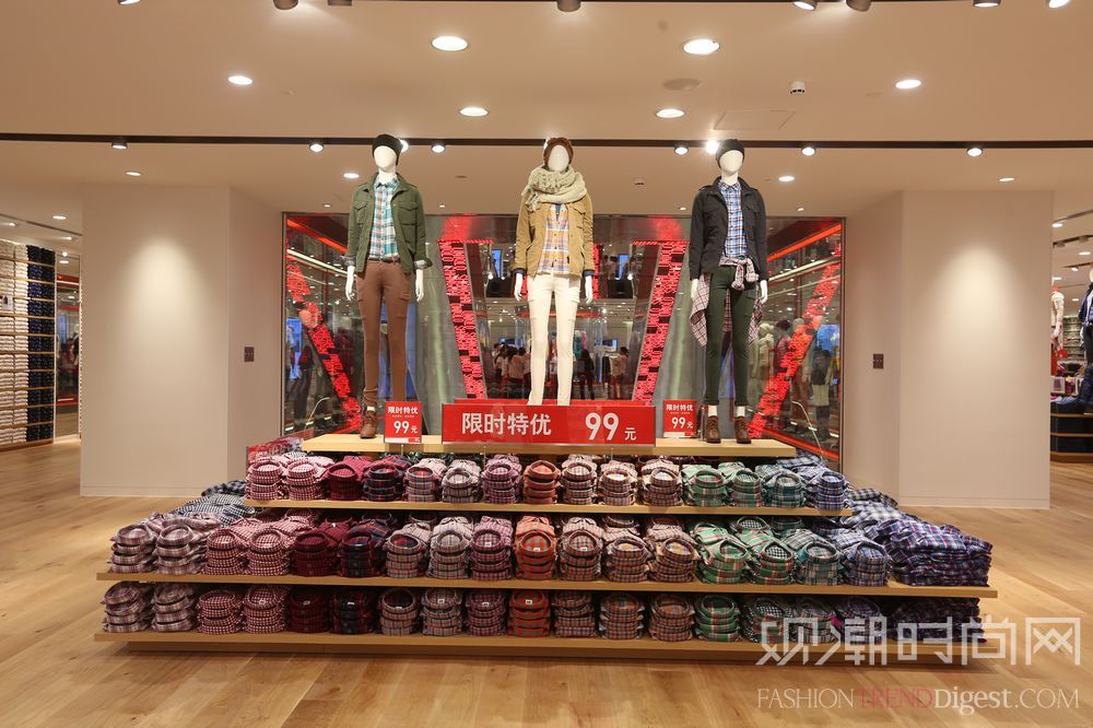 UNIQLO SHANGHAI[优衣库上海]最大、最新全球旗舰店举办盛大开业