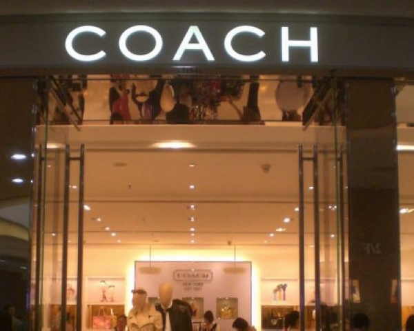 Coach第二季度净收入下跌15.7%