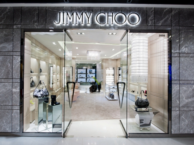 Jimmy Choo上市首日股价增长2.9%