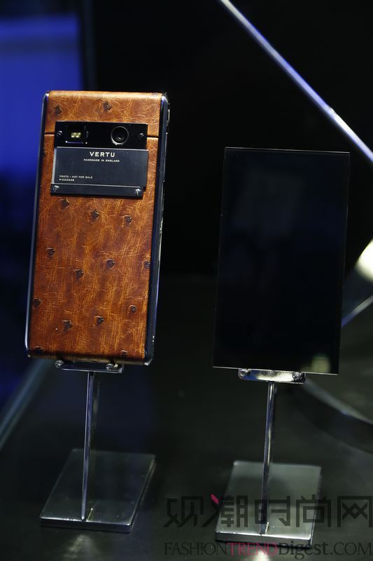 VERTU ASTERϵ...