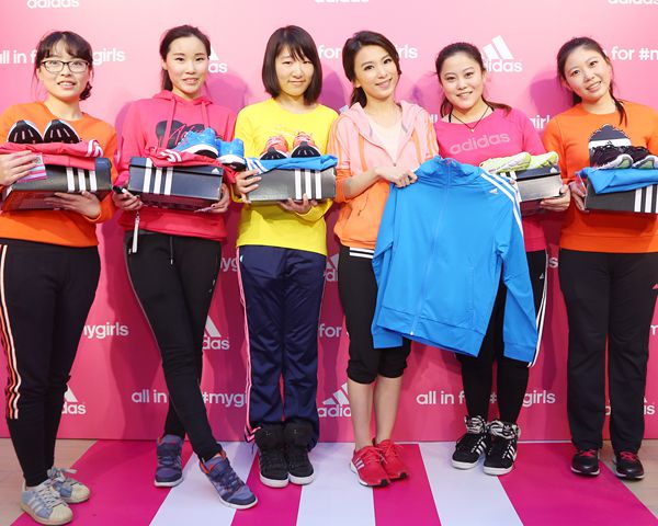 阿迪達斯攜手女子代言人Hebe開啟2014姐妹周末運動新熱潮
