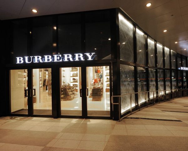 Burberry中国市场销售额大增