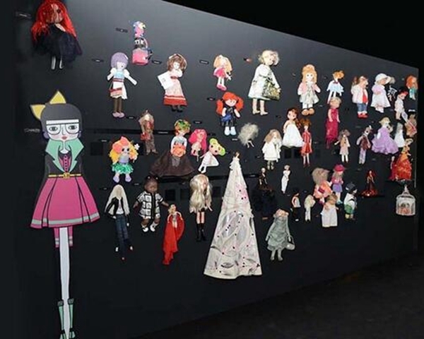 "The Wall of Dolls" （墻上的玩偶）米蘭展覽