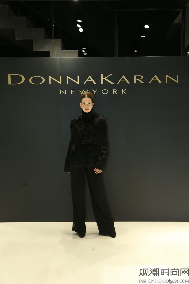 Donna Karan 30...