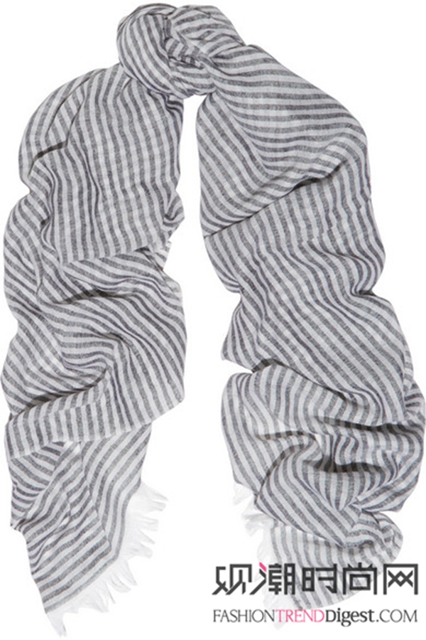 “宽大”围巾塑造冬季满分魅力