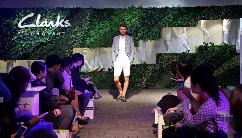 轻松“鞋”意 英伦风范——2015 Clarks春夏新品预览