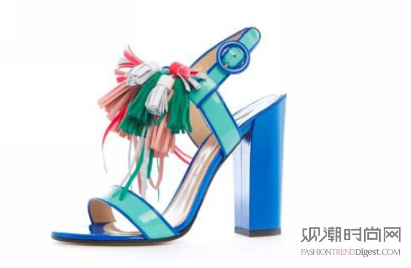 著名奢华鞋履设计师兼2014 年CFDA/ Vogue 时尚基金得主Paul Andrew 亲临香港连卡佛专门店，推出爱琴海熙阳系列