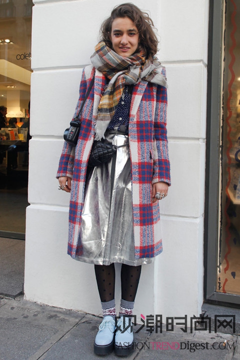 巴黎街头女人的围巾穿搭术