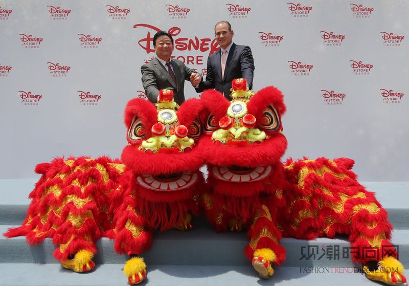 中国首家迪士尼商店在上海开门...