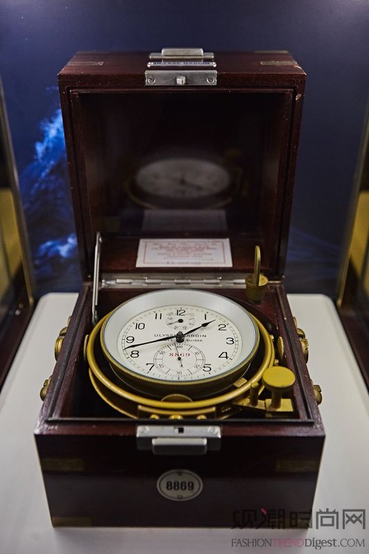 雅典表航海天文台钟赠予中国航...