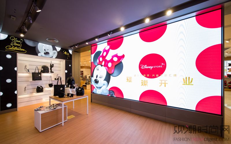 迪士尼商店于上海兴业太古汇璀璨开业