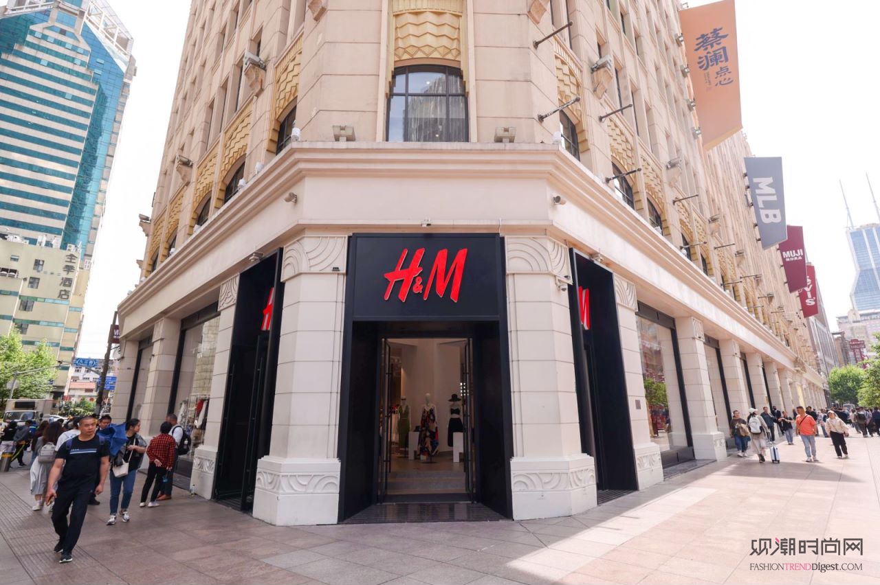 H&M 上海南京东路旗舰店焕...