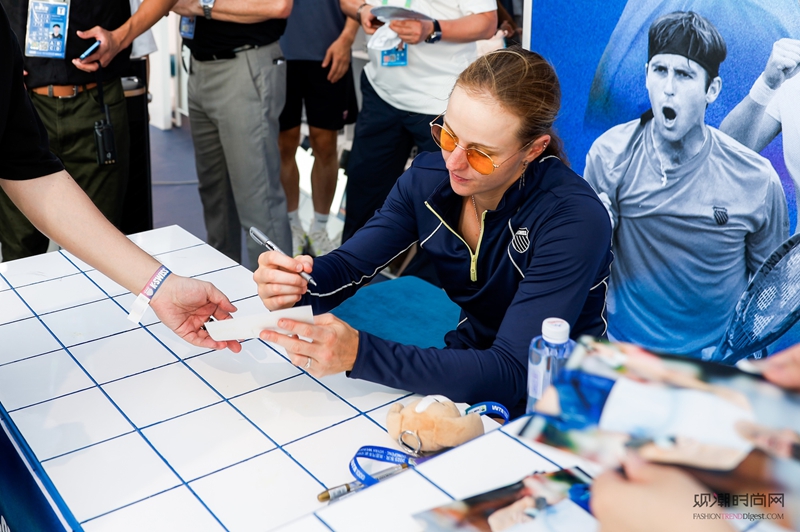 深耕中国网球赛季，K·SWI...