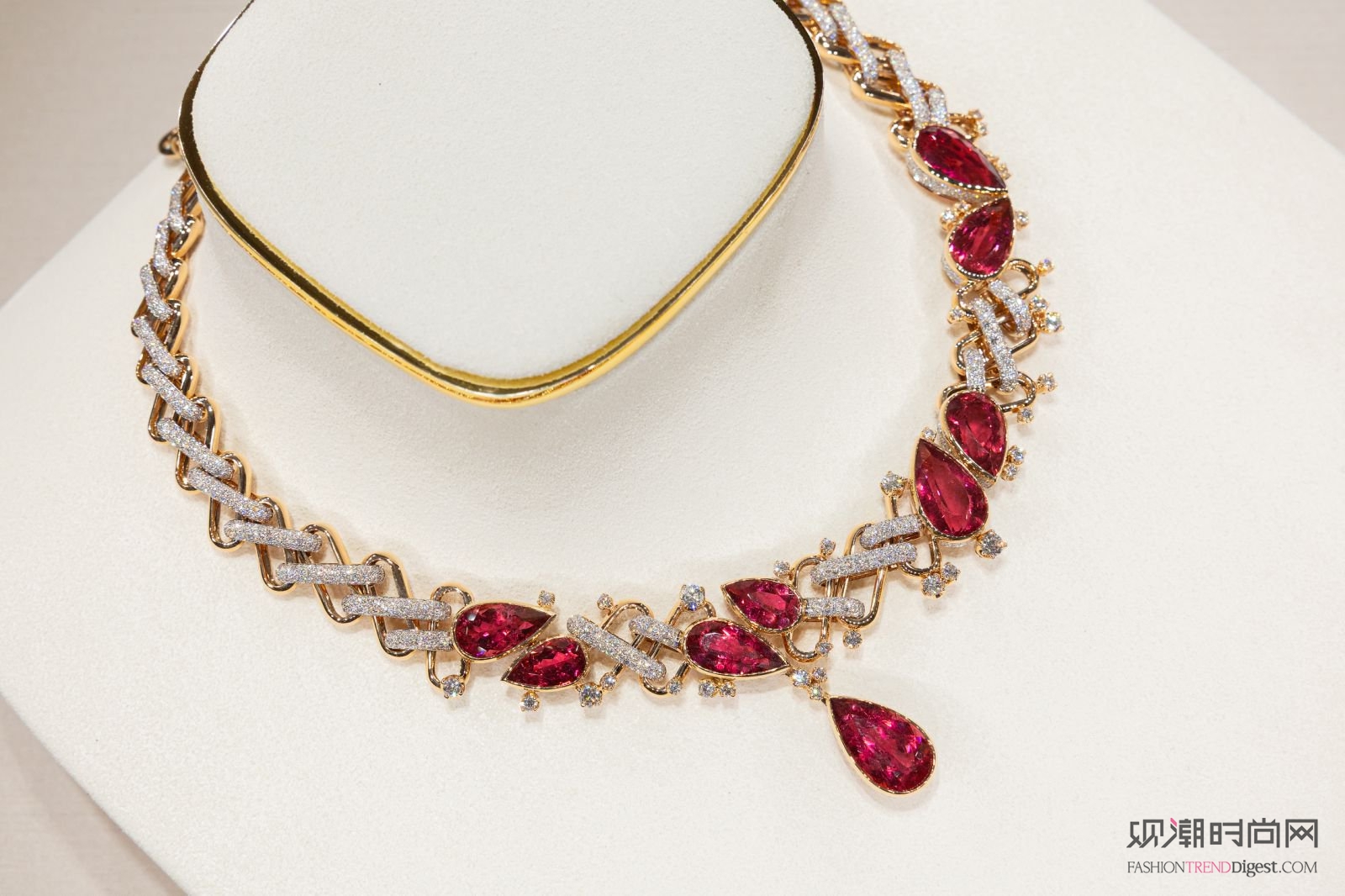 Pomellato宝曼兰朵焕...