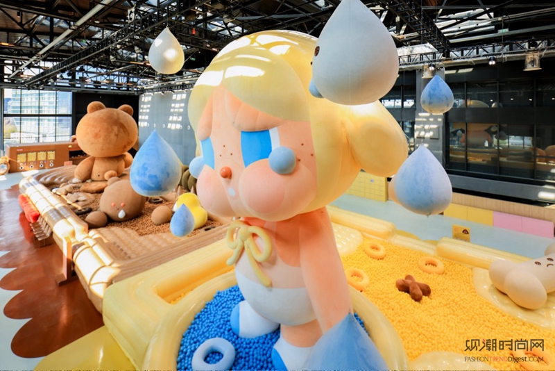 一起畅游Crybaby的柔软...