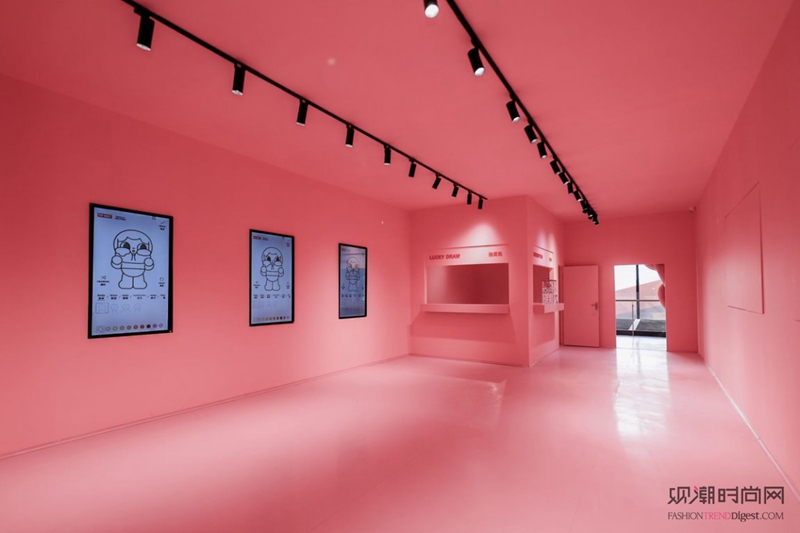 一起畅游Crybaby的柔软...