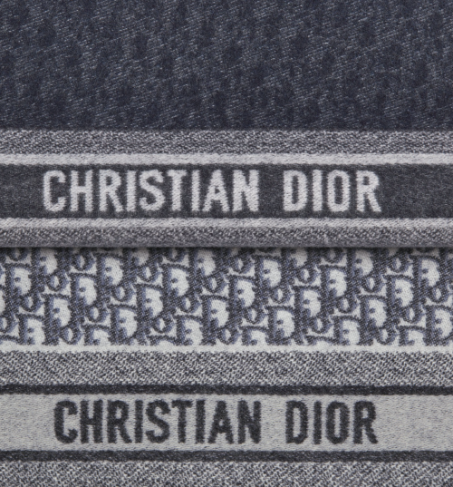 以 DIOR 之名，赠礼亦是...