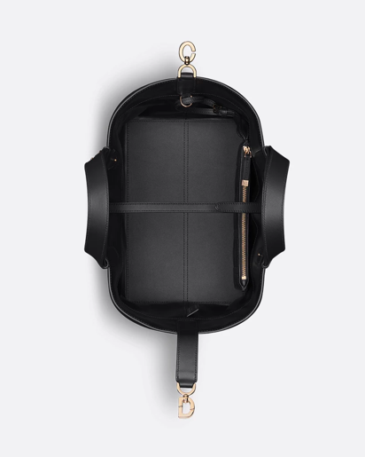 用年终奖买一只DIOR，“奢...