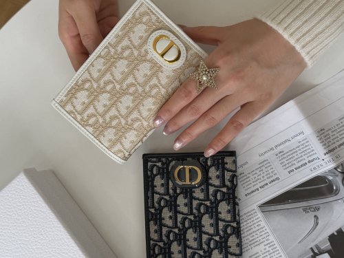 刚确定关系第一个情人节：DI...