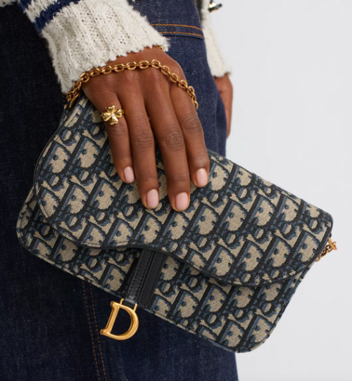 DIOR万元级蓝色选择题：买...