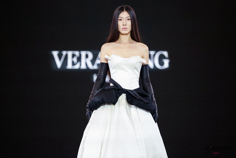 Vera Wang HAUT...