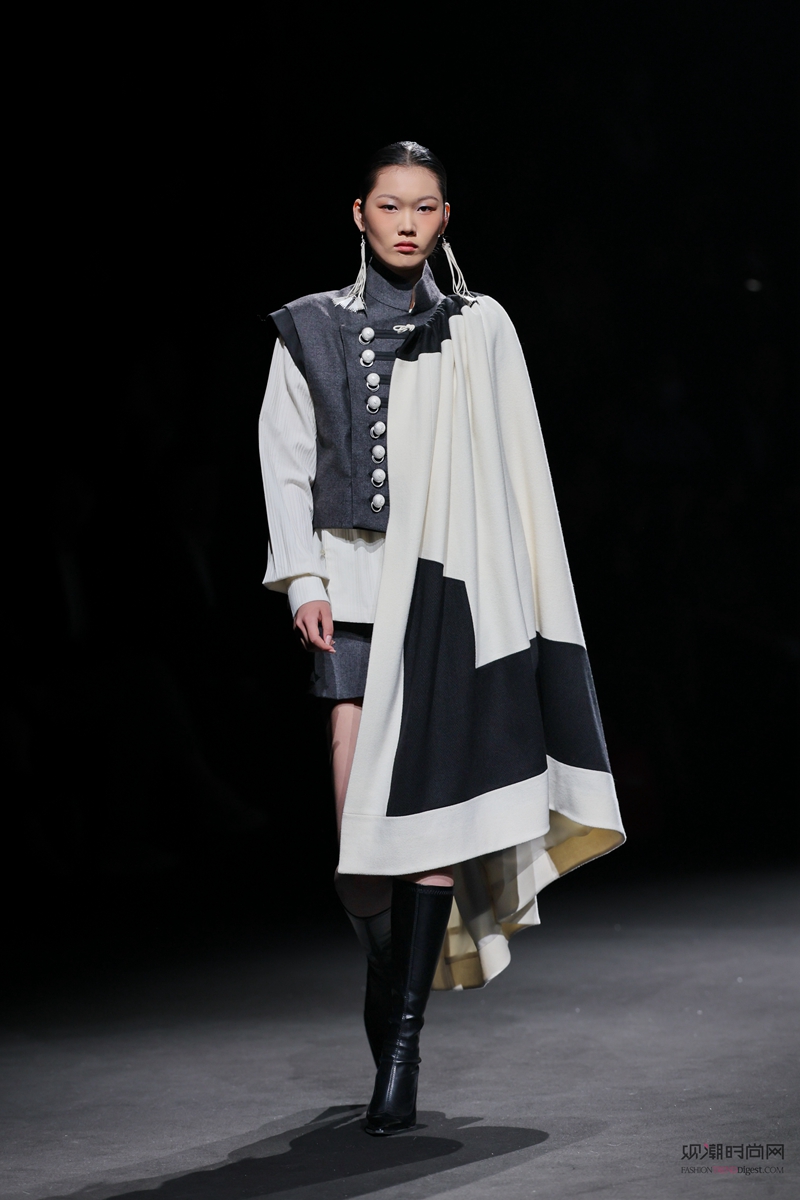 衣迪阿诺×梁燕丨北京服装学院...