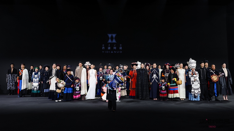 衣迪阿诺×梁燕丨北京服装学院...