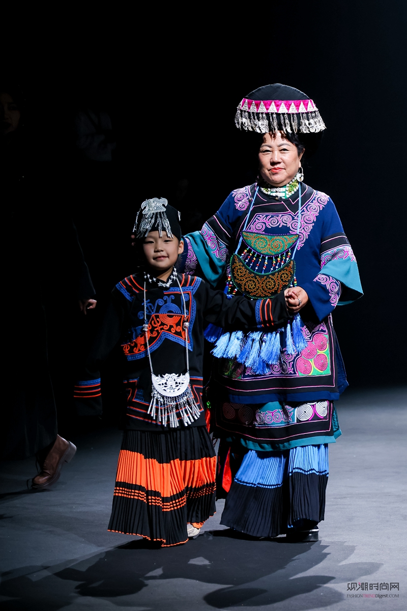 衣迪阿诺×梁燕丨北京服装学院...