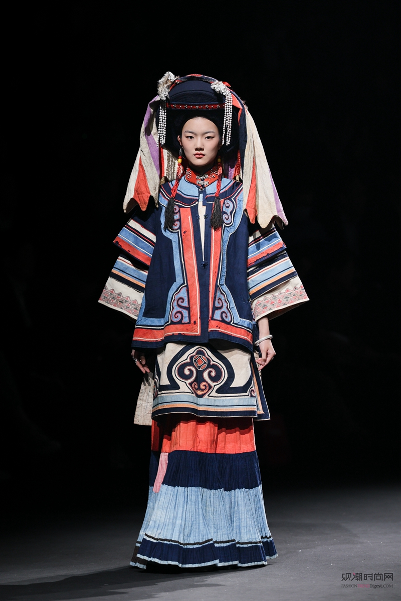 衣迪阿诺×梁燕丨北京服装学院...