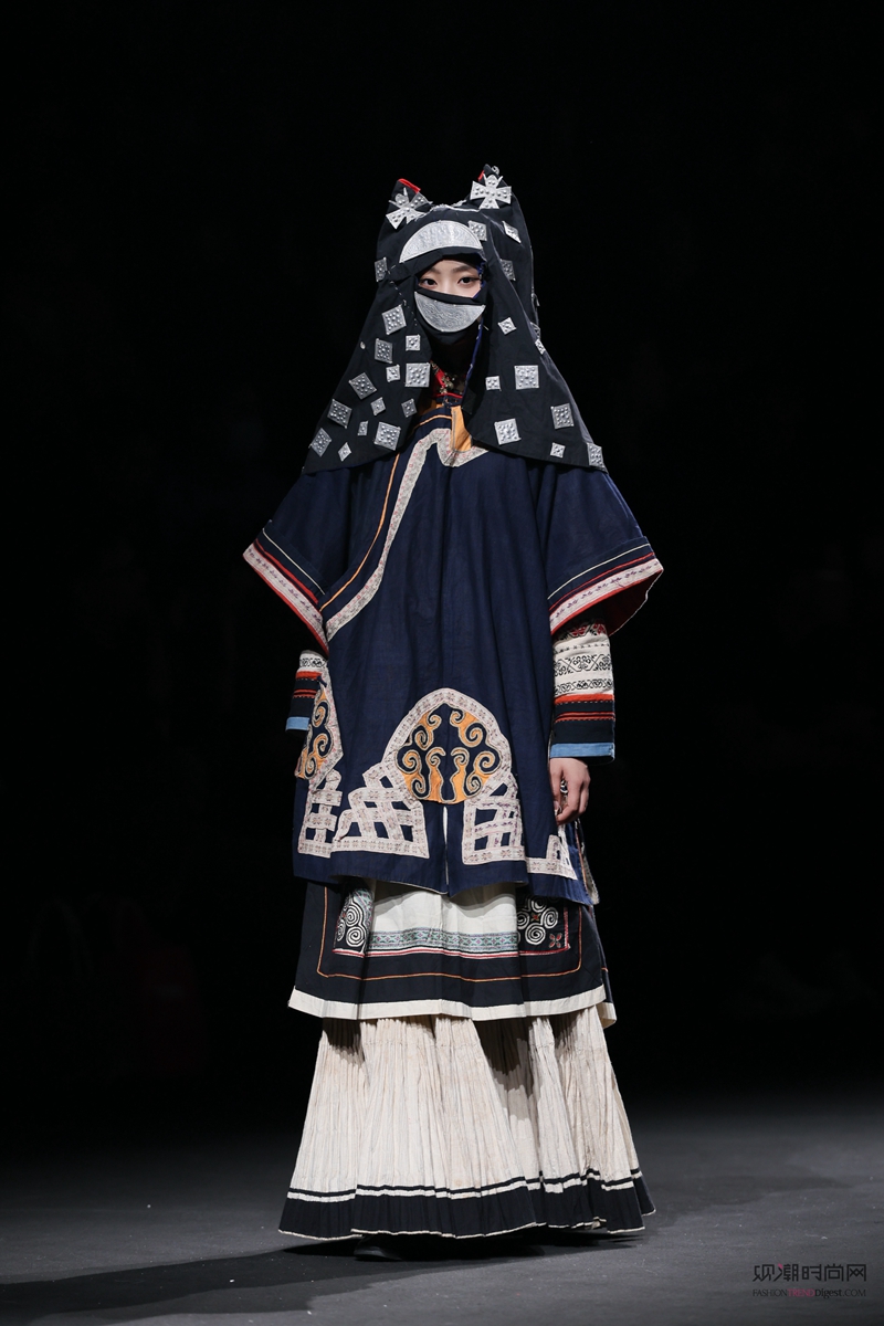 衣迪阿诺×梁燕丨北京服装学院...