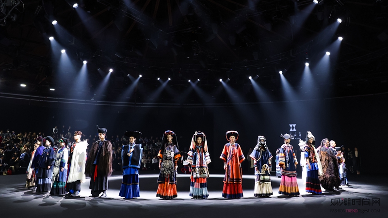 衣迪阿诺×梁燕丨北京服装学院...