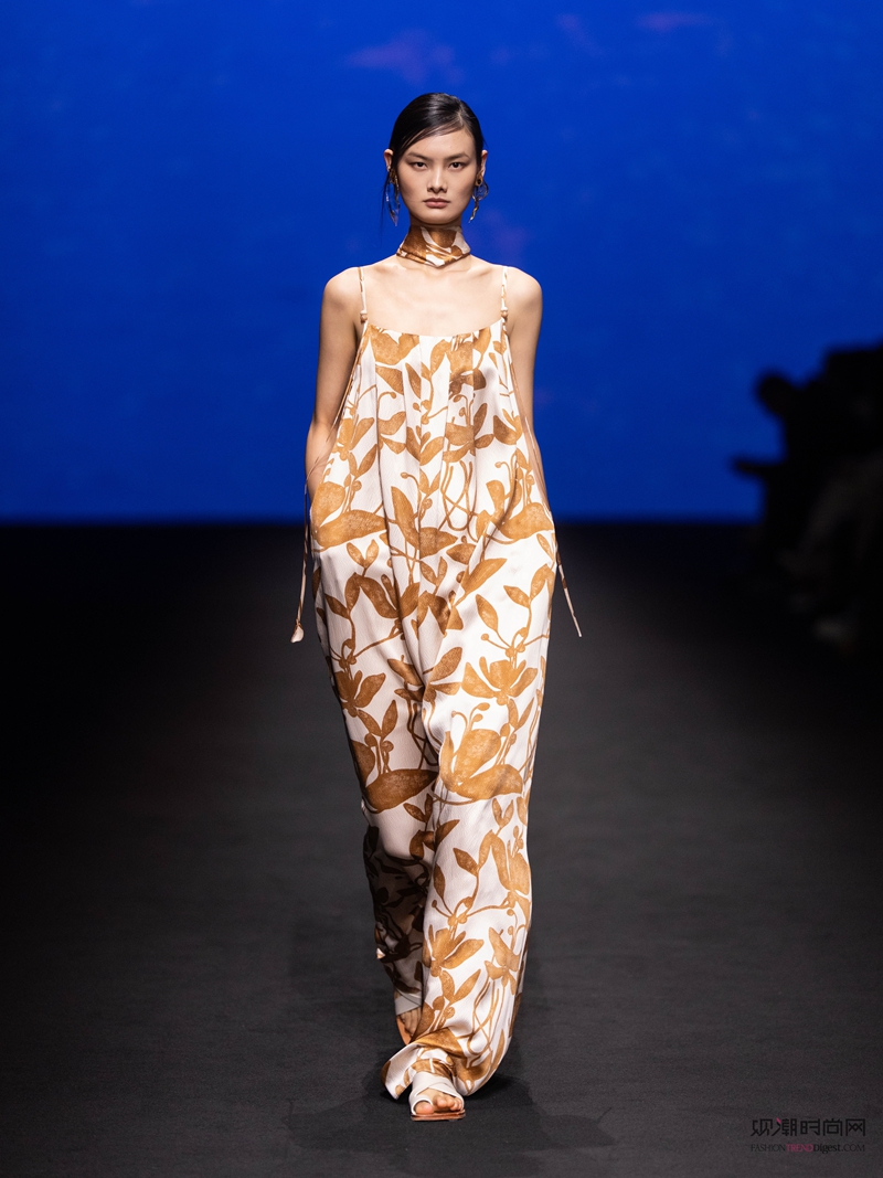 COMME MOI2026��...