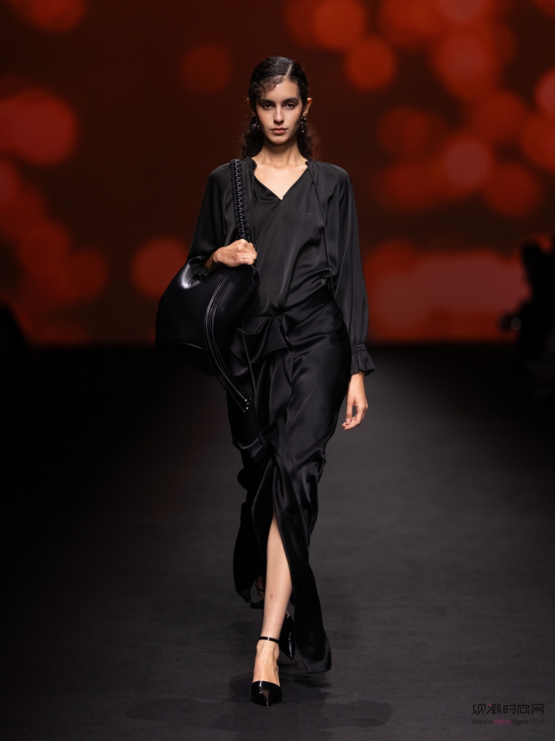 COMME MOI2026��...