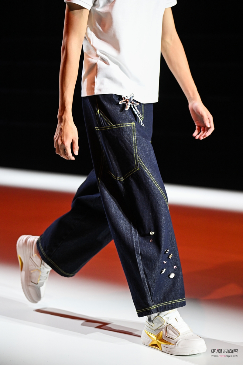 潮领全球 “衣”启新程：20...