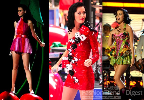 3. 凯蒂•佩里<br>
凯蒂•佩里从来就钟爱搞怪的造型，BlingBling是她最常使用的舞台元素。这三套闪亮亮的舞台装都色彩艳丽，抢尽观众的眼球。<br>
 