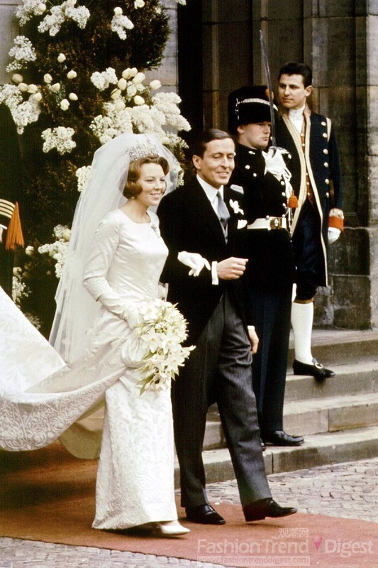 10. 1966年3月 –贝亚特莉克丝公主(Princess Beatrice)与阿姆斯伯格(Claus von Amsberg) 的婚礼 