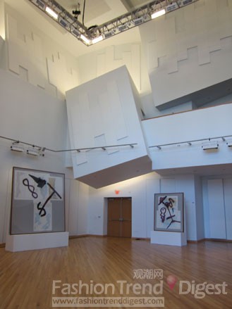 34.	为J/P HRO 基金会设计的作品。 