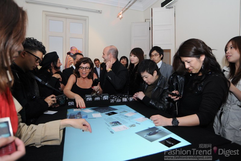 Guests are viewing the brand informations  