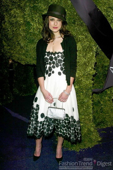 P  (Keira Knightley)ĕr͑׃