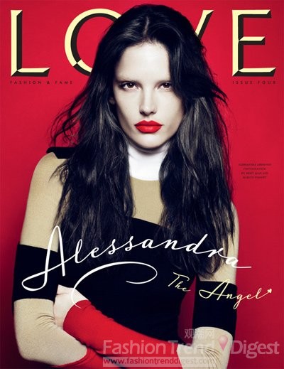 12. 亚历山大•安布罗休 (Alessandra Ambrosio)<br>
模特经纪公司: Elite<br>
<br>
亚历山大•安布罗休 (Alessandra Ambrosio) 在2008年诞下女儿后晋级“明星辣妈”，但“妈咪”的身份丝毫没有影响她的模特职业，她反而越来越红，她不仅为维多利亚秘密和Prad走秀，更于2010秋冬时装周之际升级为High Fashion界宠爱的模特，频频登上巴黎大品牌秀场，也接拍了很多一线时尚杂志的大片。<br>
<br>
广告片:<br>
2010 秋冬: Carlos Miele Jeans, Moschino, Loewe<br>
2010 春夏: Victoria Secret online<br>
报道: Vogue Nippon (4), LOVE (2), Vogue US, Vogue Russia (4), Russh, V, Vogue Brasil, Glamour, Industrie, Hercules <br>
封面: Vogue Latino America, LOVE, Russh, Vogue Nippon, Glamour, Vogue Brasil, Elle France<br>
其他: LOVE Modelgeddon Video, 2010维多利亚秘密内衣模特秀, 为2010 秋冬Prada和Louis Vuitton 走秀, Marc Jacobs 和Dolce & Gabbana 2011春夏<br>
<br>
国际超模TOP 50排行榜: #22, 国际超模Money Girls和国际超模Sexiest排行榜: #5<br>
 