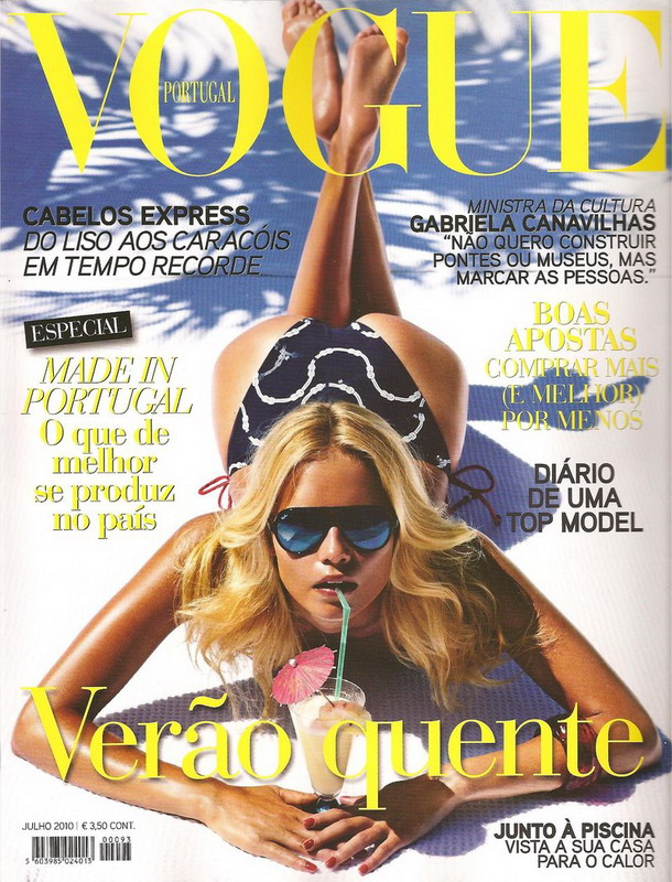 8. 《Vogue》葡萄牙版7月刊上，娜塔莎•波莉 (Natasha Poly)带我们走进浪漫的海滩，一个透着性感美肌的比基尼女郎正享受着日光浴的洗礼。 