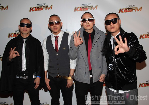 10. Far East Movement<br>
单曲《like a G6 (打败Cataracs & Dev)》: 3周占据NO 1<br>
<br>
美国主流流行音乐一百大排行榜前十名的亚裔嘻哈团体，2010MAMA颁奖典礼最佳国际艺人奖。<br>
<br>
 