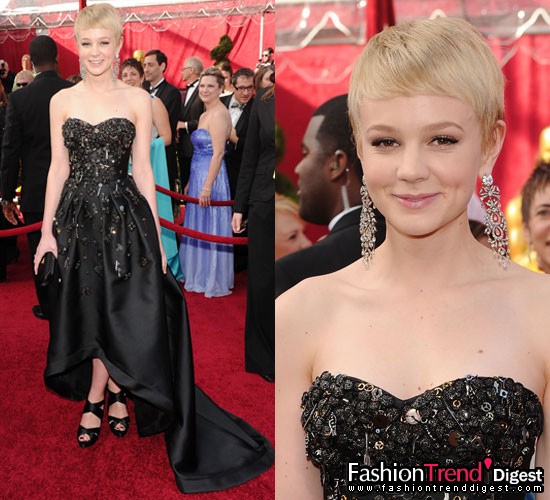 Carey Mulligan 身著Prada 佩戴Fred Leighton<br>
 