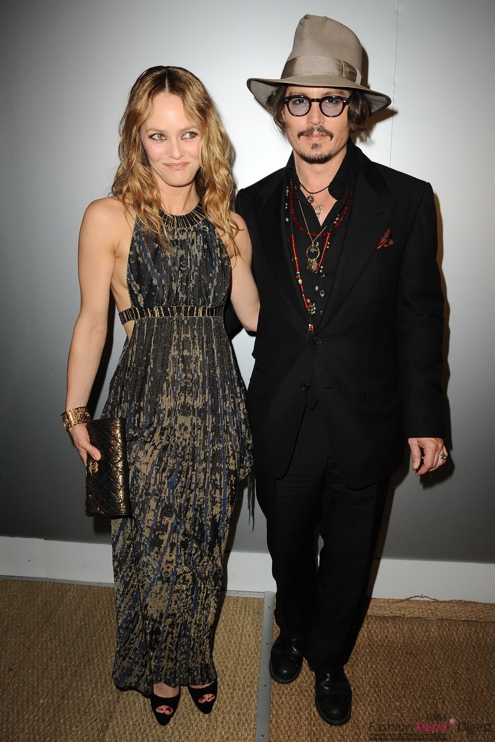 在Chanel晚会上身着Chanel的Vanessa Paradis和Johnny Depp 