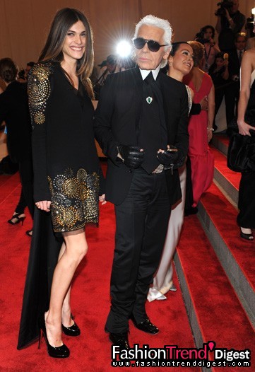 Elisa Sednaoui 和Karl Lagerfeld 