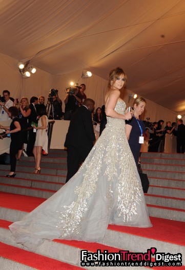 身著Zuhair Murad的Jennifer Lopez 