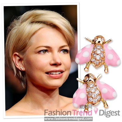 米歇尔.威廉姆斯（Michelle Williams ）<br>
配饰：Asprey粉色钻石小蜜蜂<br>
地点：蓝色情人节戛纳电影节首映式<br>
点评：波尔卡圆点粉色小蜜蜂耳钉作为耳钉，展现出可爱的小女人个性。<br>
 