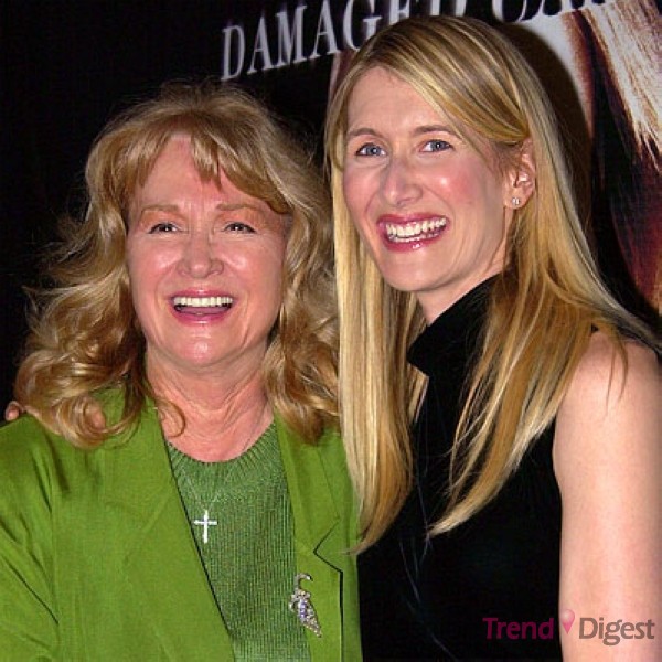 母亲：Diane Ladd（戴安•拉德）女儿：Laura Dern（劳拉•德恩）<br>
Laura Dern（劳拉•德恩）在荧幕中度过她美好的童年时光，她的妈妈是女演员Diane Ladd（戴安•拉德）也曾在《再见爱丽斯/曾经沧海难为水》出演过经典的角色，所以她长大成为了一名真正的演员一点都不奇怪，同时她也有两个孩子，现任丈夫为音乐家Ben Harper。 